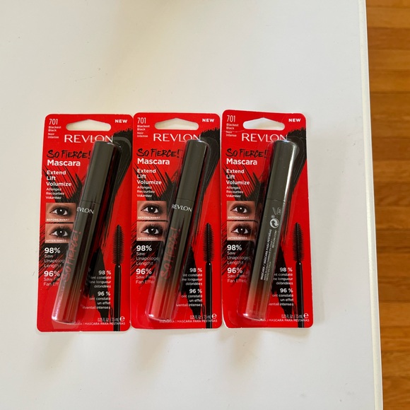 3 Revlon So Fierce Mascara 701 Blackest Black - Picture 1 of 2
